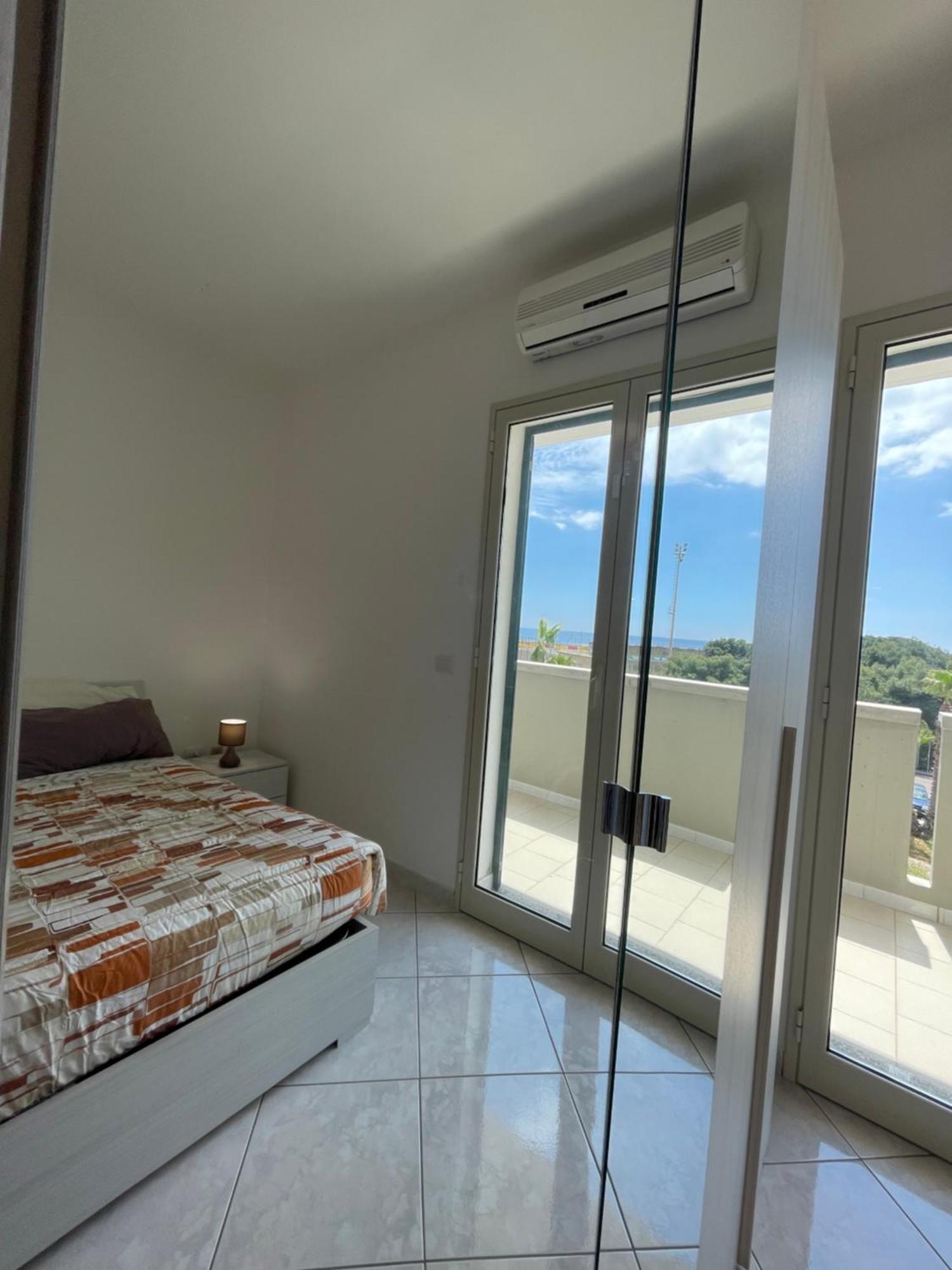 House Nereide, Lovely Apartment Sea View 加利波利 外观 照片